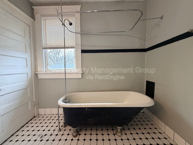 Building Photo - 1283 Harbert Ave