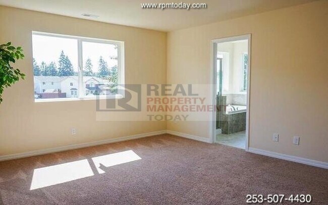 Building Photo - Gorgeous 4 Bedroom! Upgrades Galore!