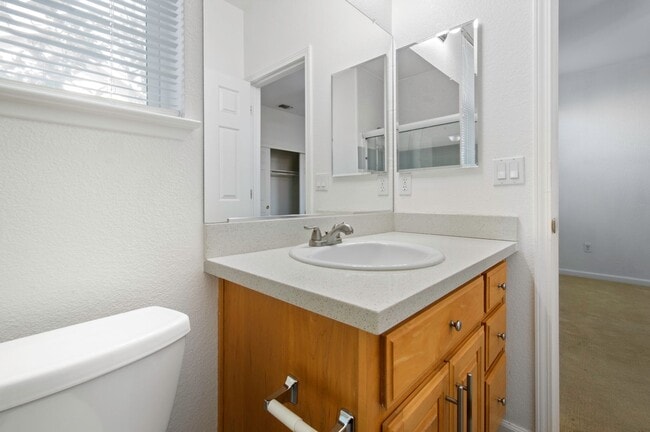Building Photo - 991 Zephyr Ct