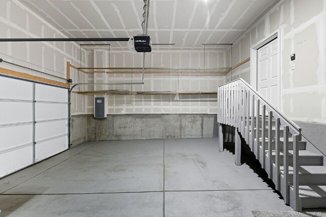 Building Photo - Stunning 3-Bed Townhome in Northglenn w/ 2...