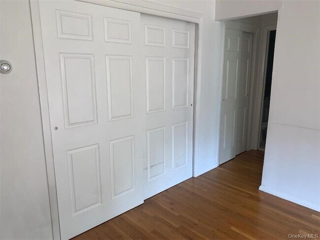 Building Photo - 12 Charles Ln