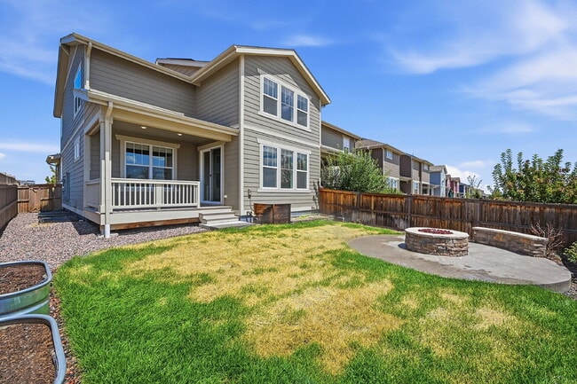 Building Photo - $2,995.95-3-Bed, 2.5-Bath Updated Townhouse in Broomfield!