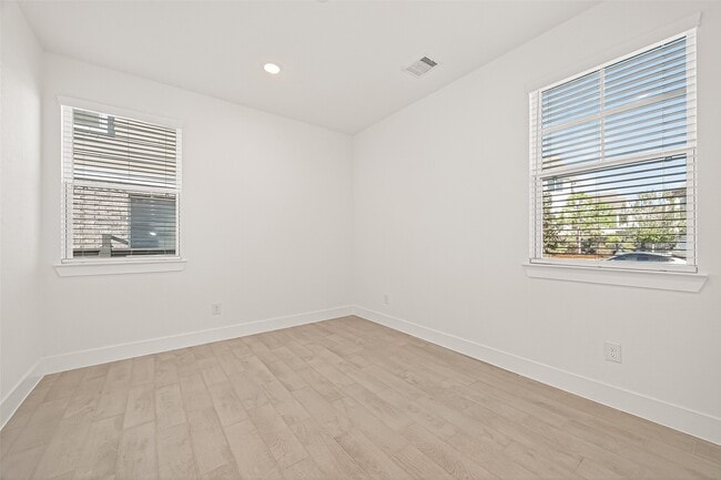 Building Photo - 15126 Dry Crk Jct Pl