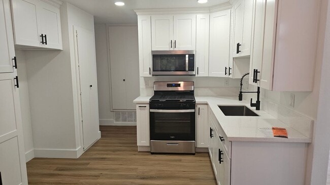 Building Photo - 2869 Los Alamos Ct