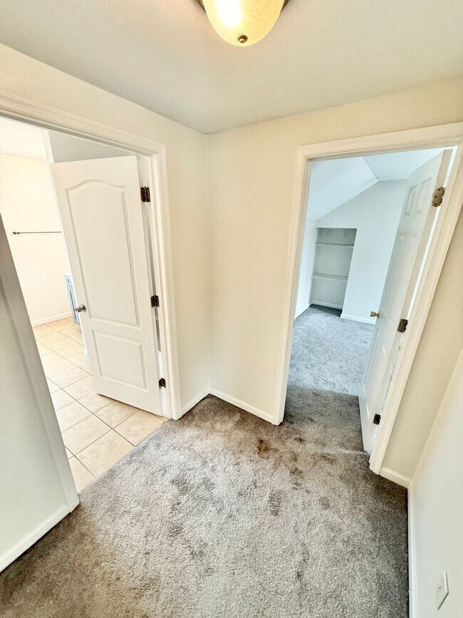 Building Photo - **4bed near MIL base- GRANITE/STAINLESS STEEL Appliances~ Roomates welcome!