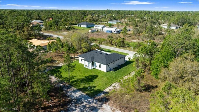 Building Photo - 567 Flamingo Ave S