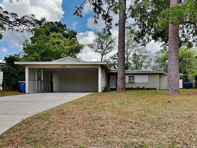 Building Photo - 10927 Regency Dr