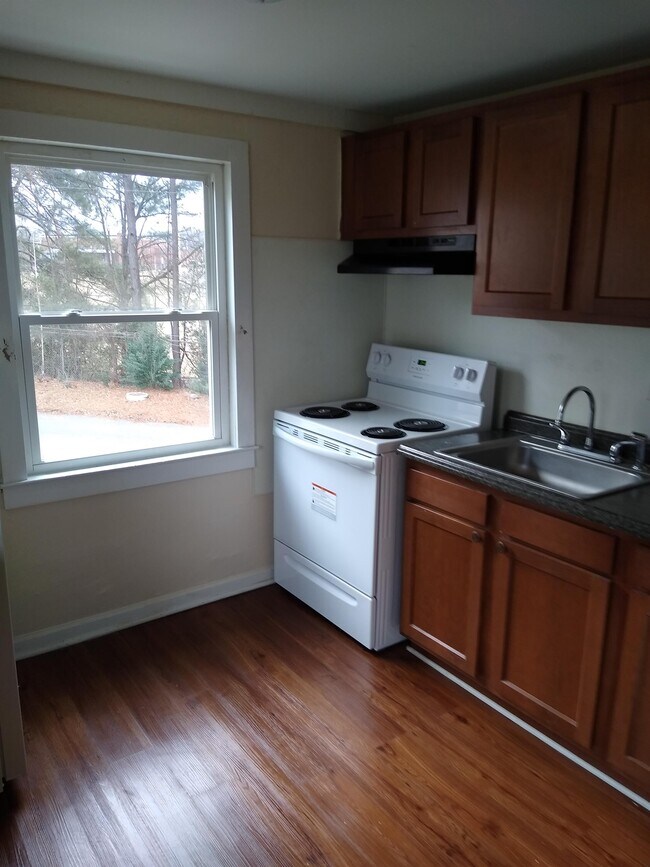 Building Photo - 201 Chandler Dr