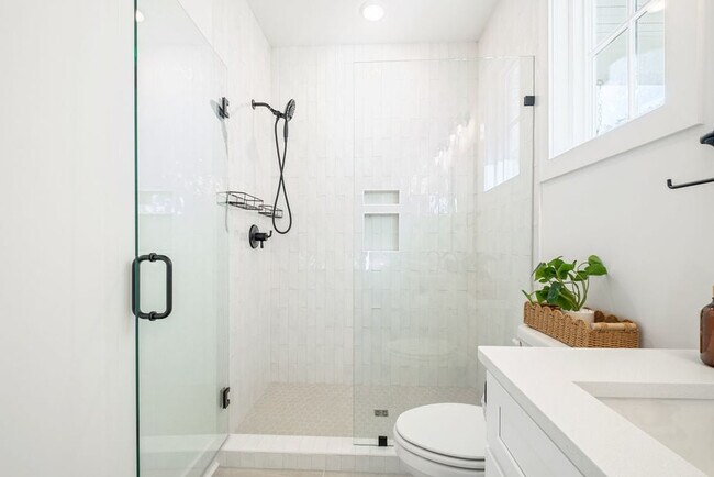 Building Photo - 19901 Charlie Claude Dr