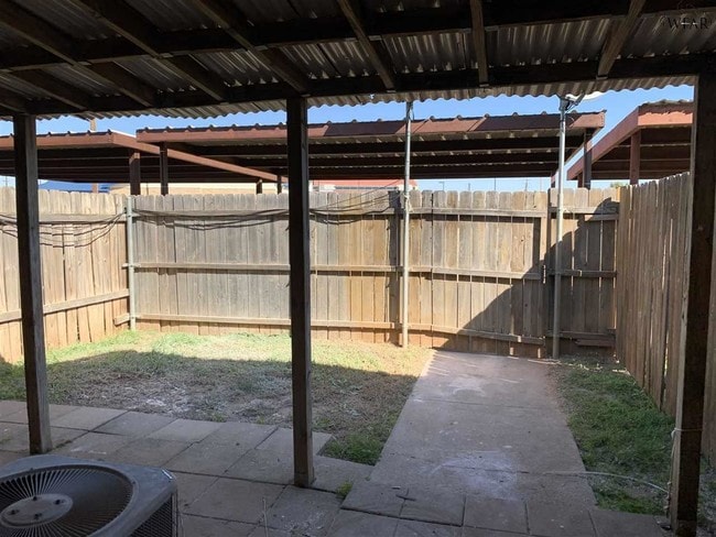 Building Photo - 2944 Gossett Dr