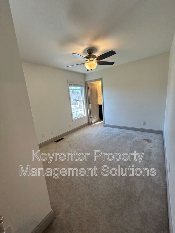 Building Photo - 205 15th St