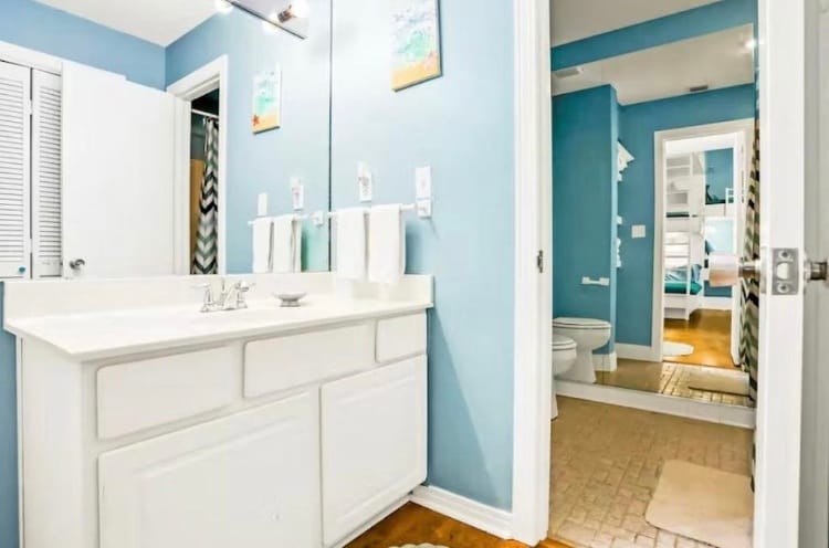 Bunk Room Full Bathroom - 930 Gulf Shore Dr