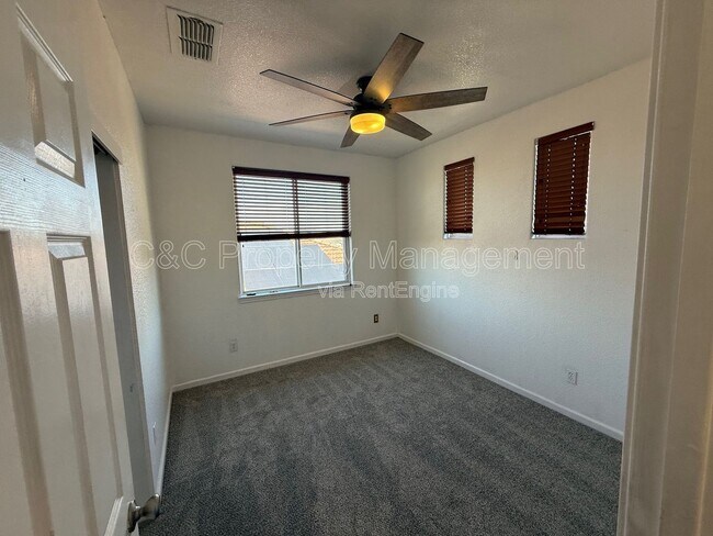 Building Photo - 10477 Albert Dr