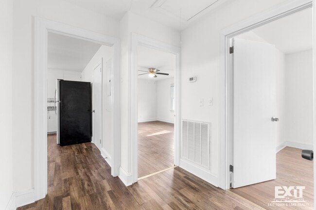 Building Photo - Welcome to your 2 bedroom, 1 bath home in South Hill!