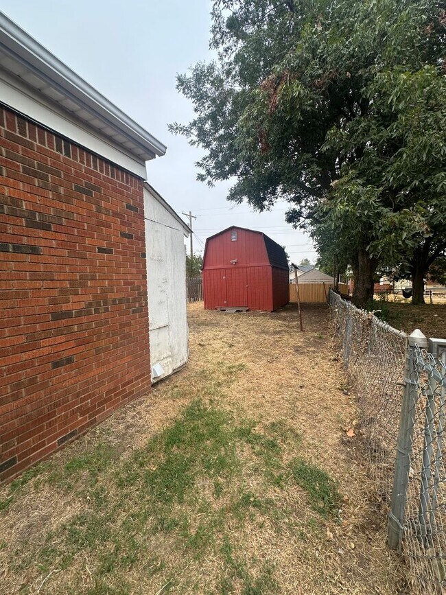 Building Photo - 332 Babb Dr