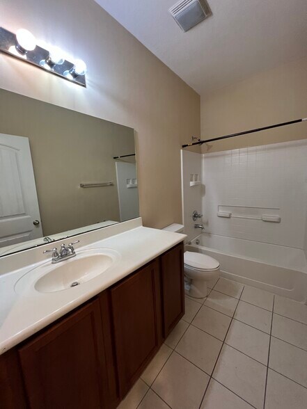 Building Photo - 3612 NW 29th Ct