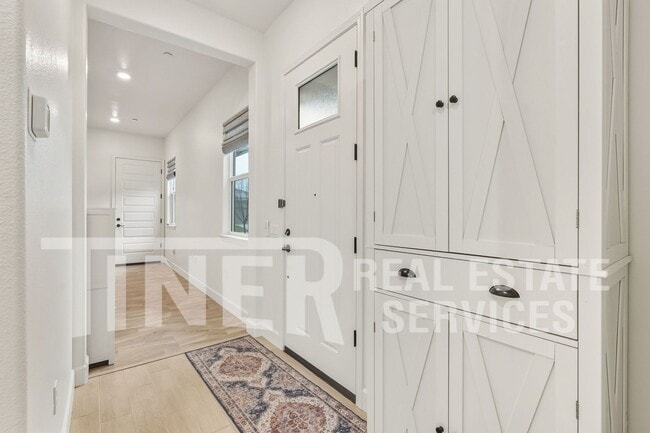 Building Photo - 4901 Peace Lily Ln