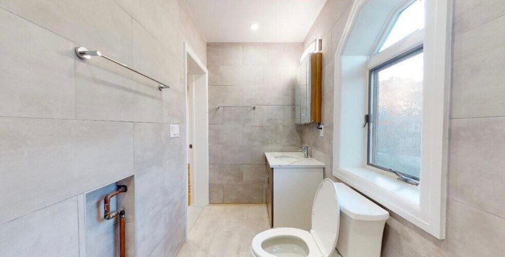 Building Photo - 90-09 68th Ave