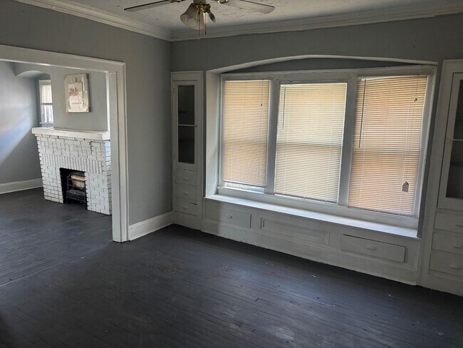 Building Photo - 12702 Iowa Ave