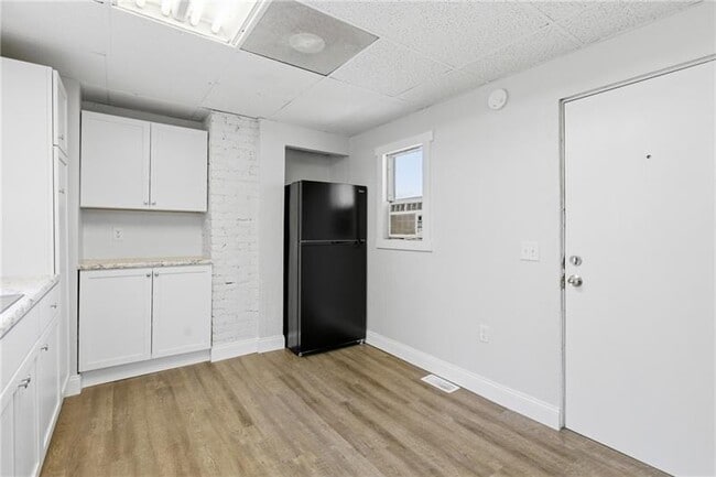 Building Photo - 415 Carothers Ave