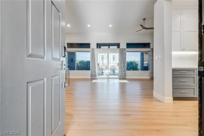 Building Photo - 2508 Sandilands Dr