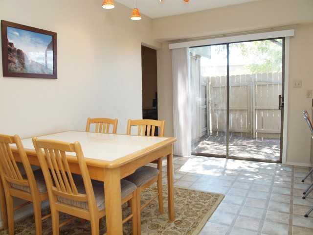 Building Photo - Spacious Townhouse in North Austin!
