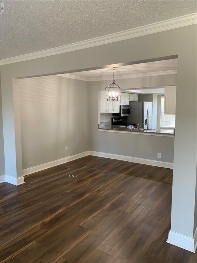 Building Photo - 1654 Jameson Dr