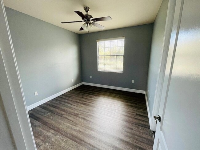 Building Photo - 10802 Willow Ridge Loop