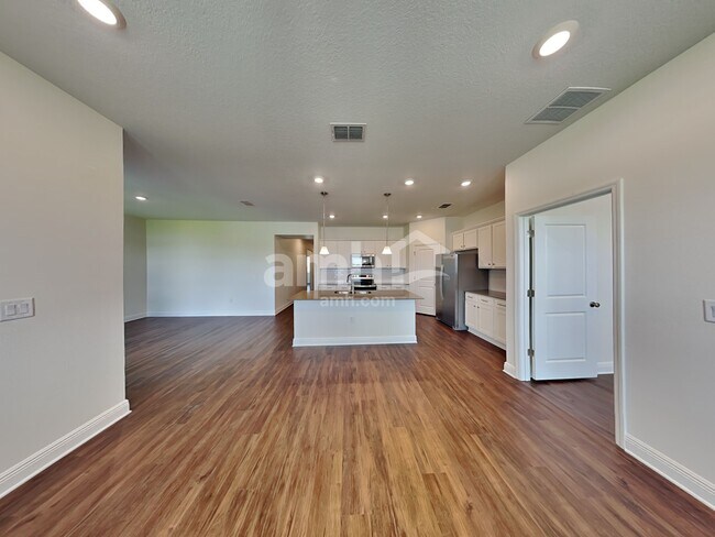 Building Photo - 14621 Cedar ml dr