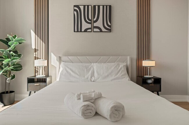 Building Photo - 901 Canal St