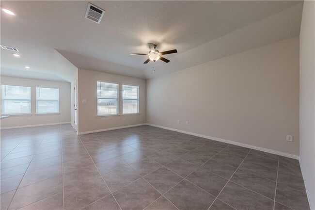 Building Photo - 13905 Heartland Dr