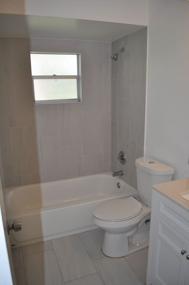 Building Photo - Quaint Home with all Tile floors