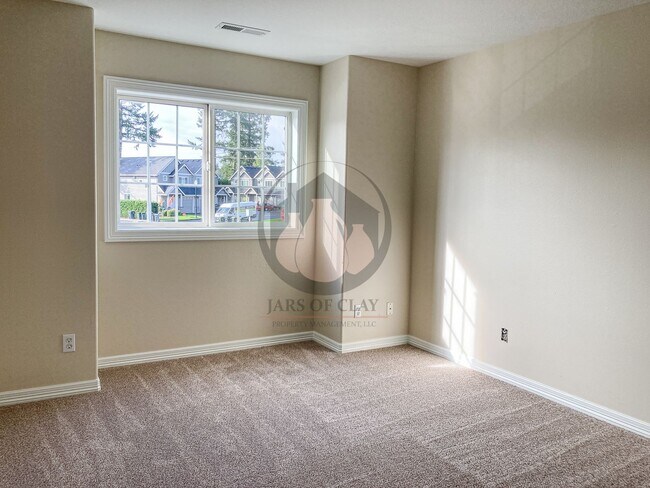 Building Photo - 1110 NE 19th Ct