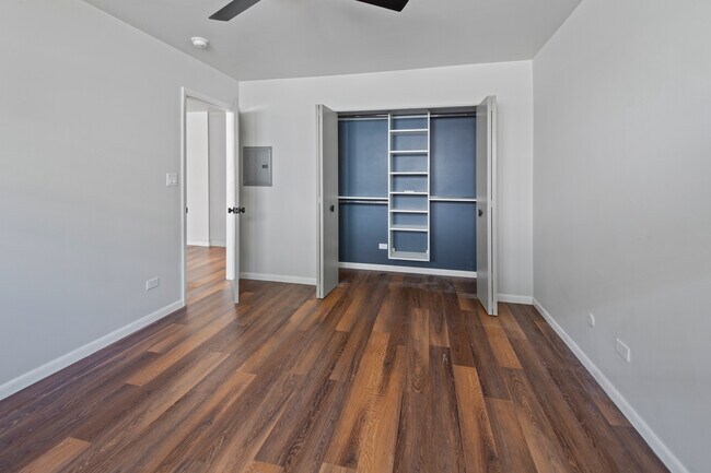 Building Photo - 4850 N Paulina St