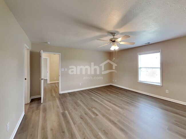 Building Photo - 2502 Euclid Dr