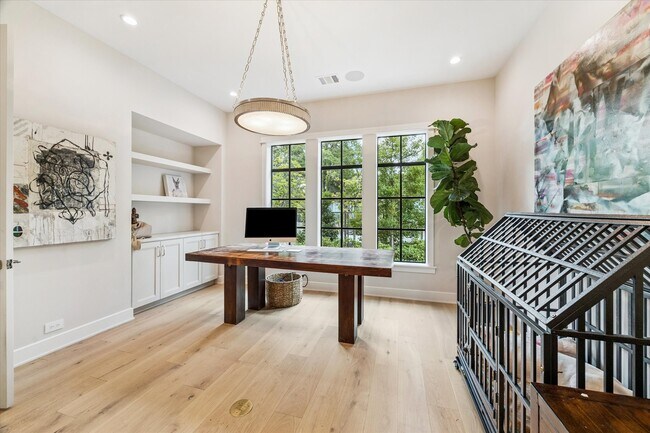 Building Photo - 1136 Woodland St