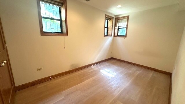 Building Photo - 3761 N Lakewood Ave