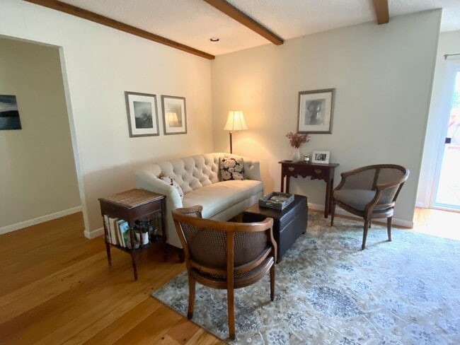 Building Photo - 5919 Royal Ann Dr