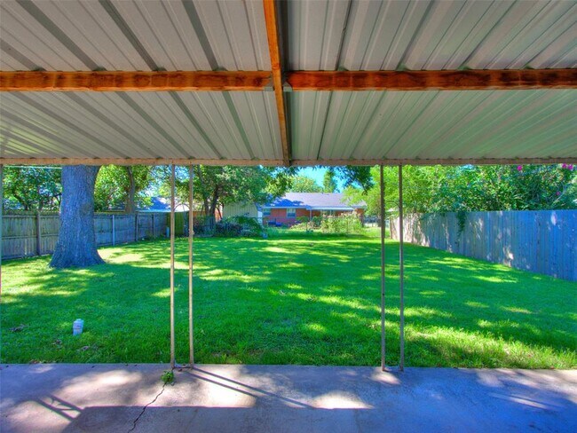 Building Photo - 1804 Melrose Dr