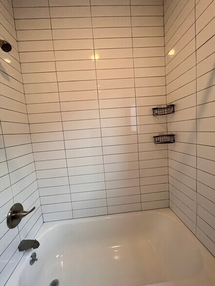 444 Bergen 3L - 441 Bergen Ave