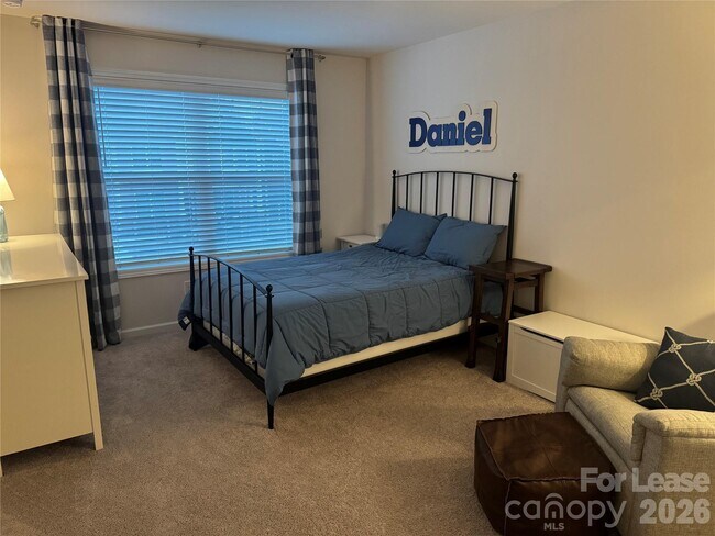 Building Photo - 1058 Thoroughbred Dr.