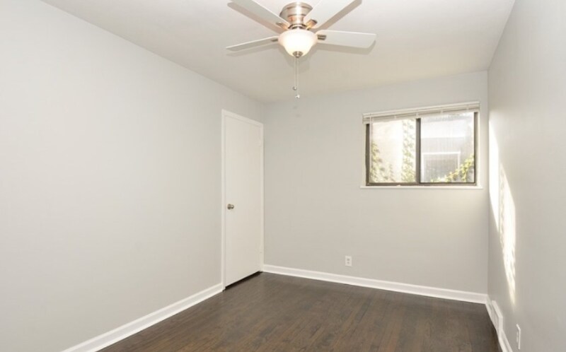 Building Photo - 1141 Waukegan Rd