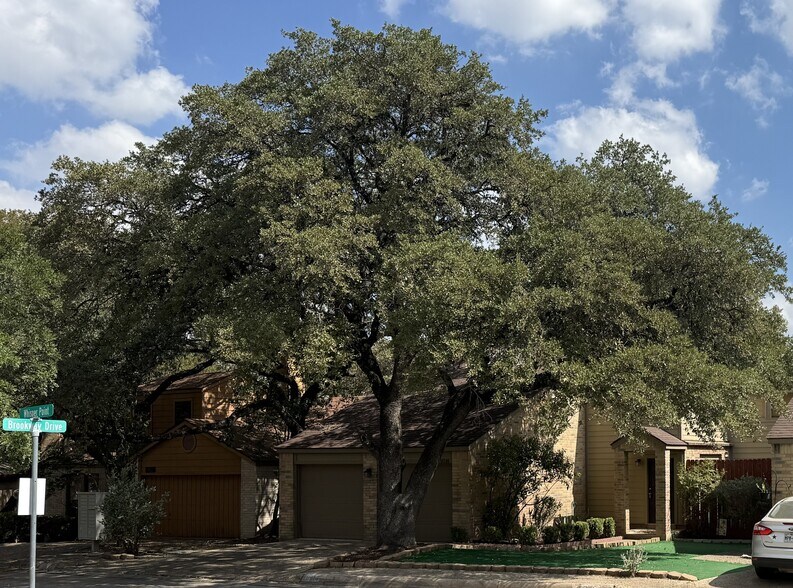Building Photo - 9314 Whisper Pt