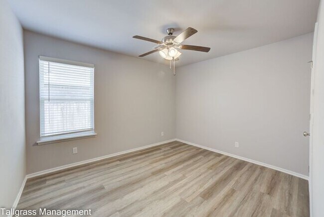 Building Photo - Beautiful 4/2.5/2 in Sand Springs!