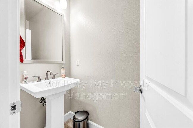 Building Photo - 228 9th St