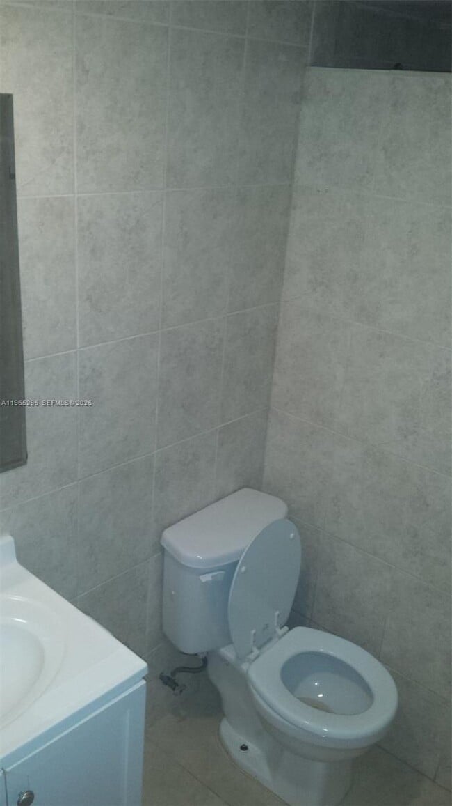 Building Photo - 492 NW 165th St