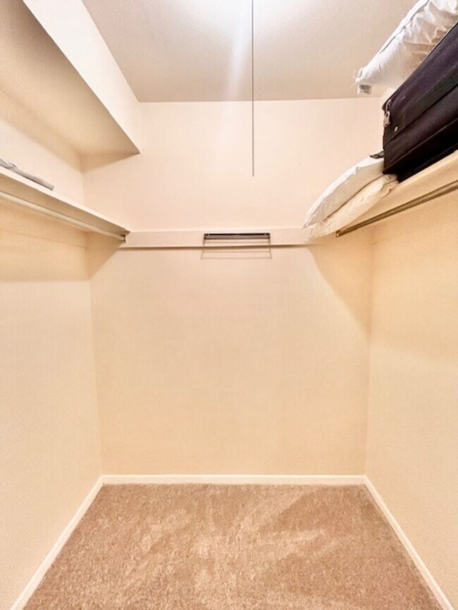Building Photo - Cozy Oasis in Rockville!