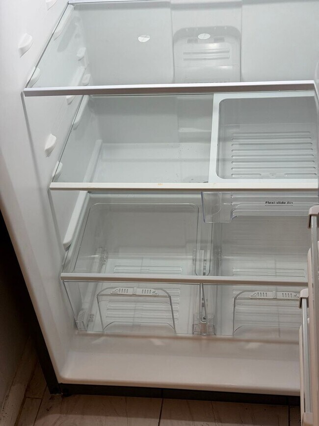 Building Photo - 8105 N Klondyke St