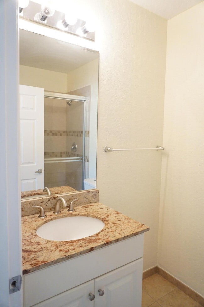 Building Photo - 3520 Oleander Terrace
