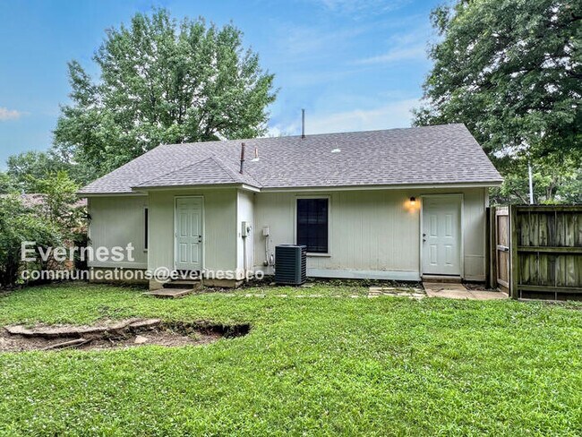 Building Photo - 8350 Greenbrook Pkwy